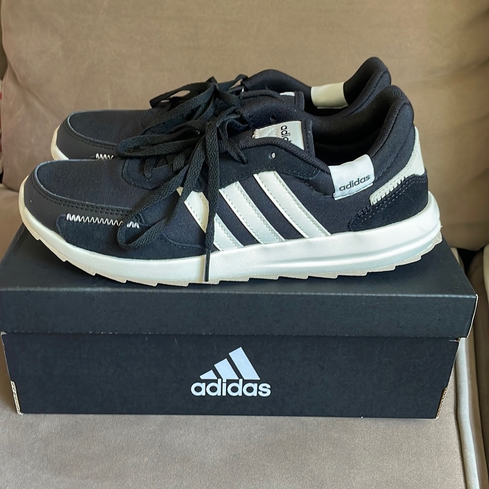Adidas sneakers size7
